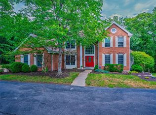 16501 Highland Summit Dr, Ballwin, MO 63011