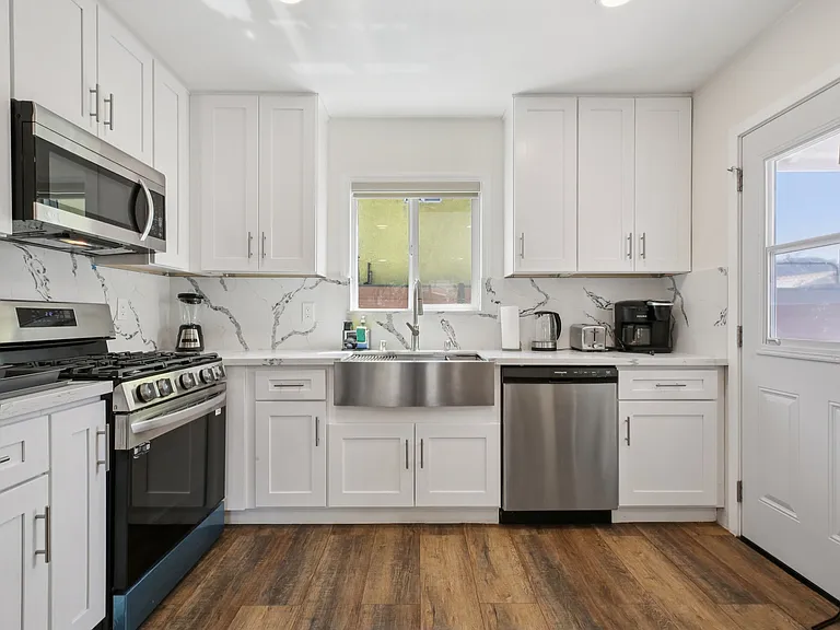 540 W Avenue 28 — Photo 43