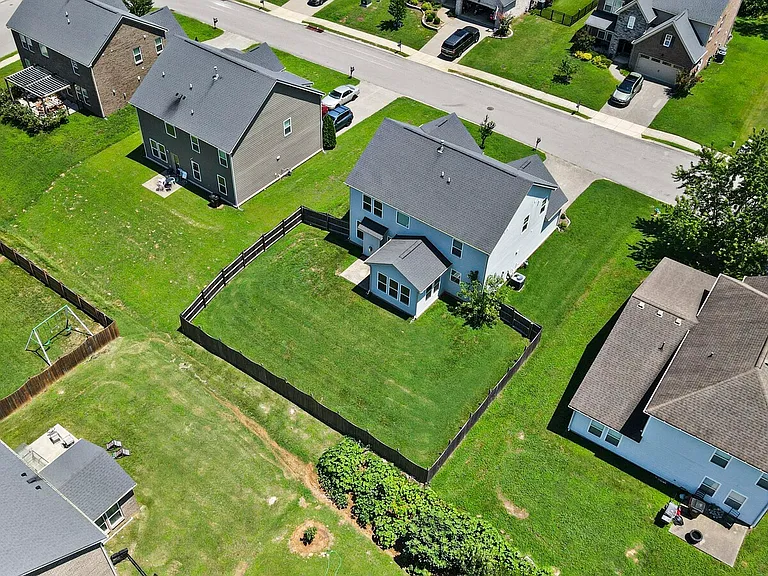2861 Meadow Gln — Photo 45