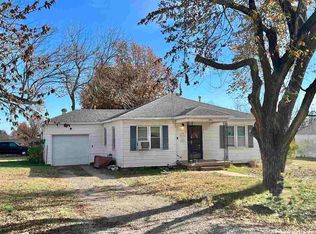 1216 N 6th St, Perry, OK 73077