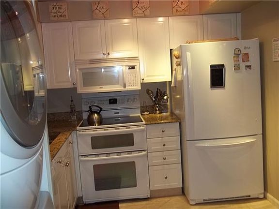 3rd image of 1357 NE Ocean Blvd APT 109