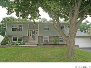 484 Heritage Dr, Rochester, NY 14615