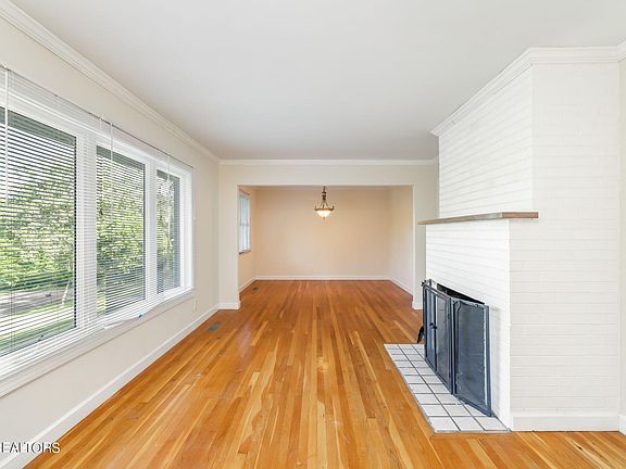 4th image of 1313 Holmouth Ln
