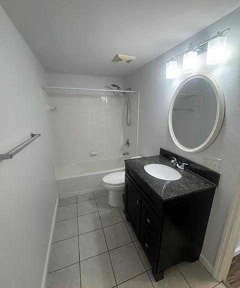 1943 Greenpoint Dr #302 — Photo 16