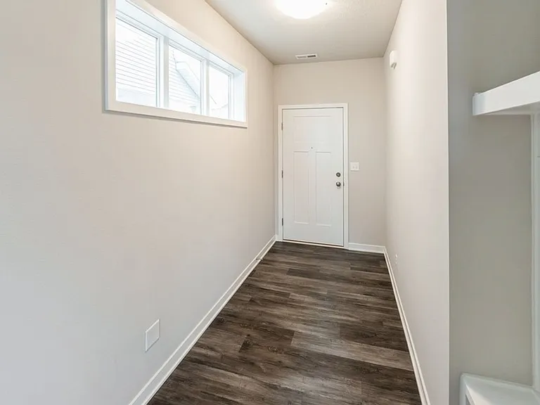 3101 NE 2nd Ln — Photo 2