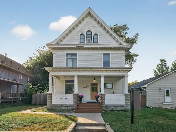 2323 Dupont Ave N, Minneapolis, MN 55411