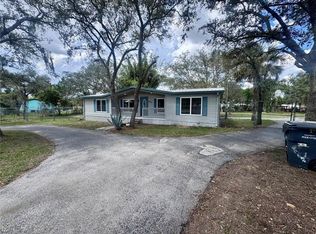 2293 Cantor Ct, Lake Wales, FL 33898