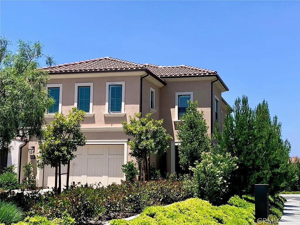 4 bed, 2568 sqft, $6,000 — Photo 2