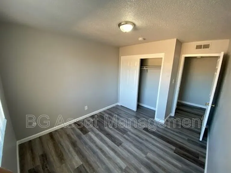 2417 Northrop Ave #4 — Photo 10