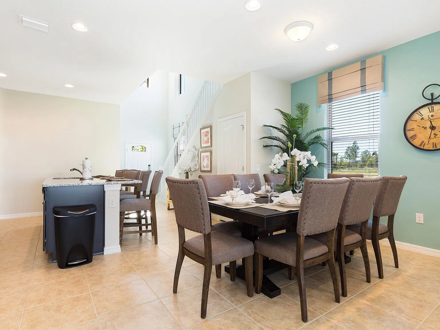 6 bed, 4.5 bath, 3117 sqft, $3,800 — Photo 2