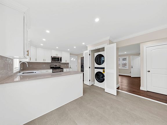 4th image of 11 Sibel Ct #1