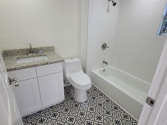 2nd image of 508 E Lake Ave
