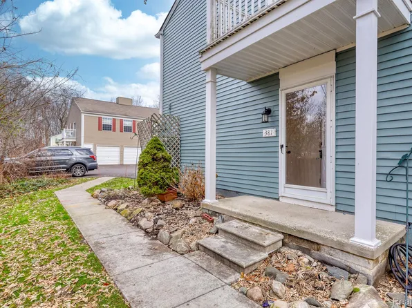 381 Neptune Dr, Walled Lake, MI 48390