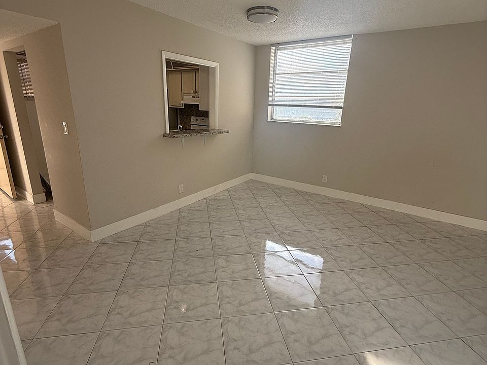 1st image of 410 NW 68th Ave APT 306