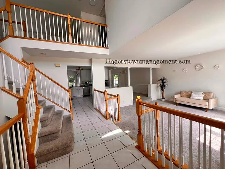 11507 Rolling Green Ct — Photo 9