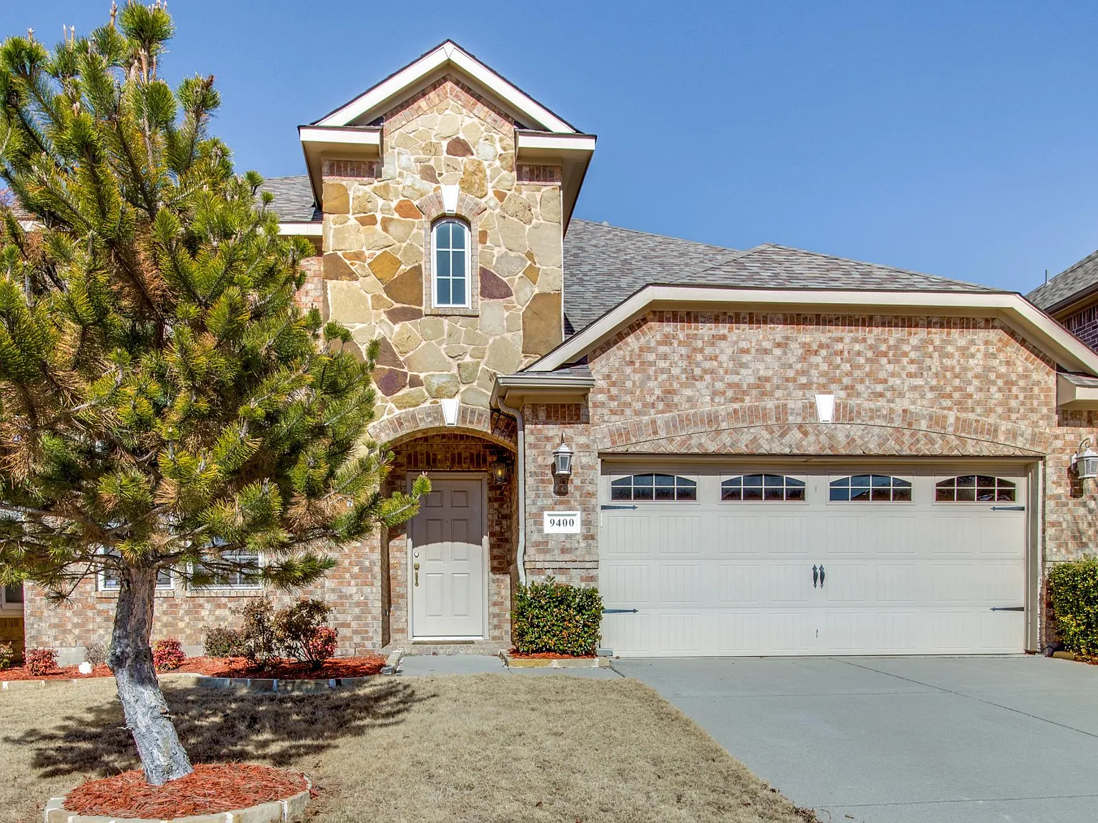 5 bed, 2969 sqft, $2,900 — Photo 1
