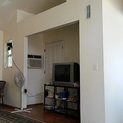 Liv Rm TV set-in