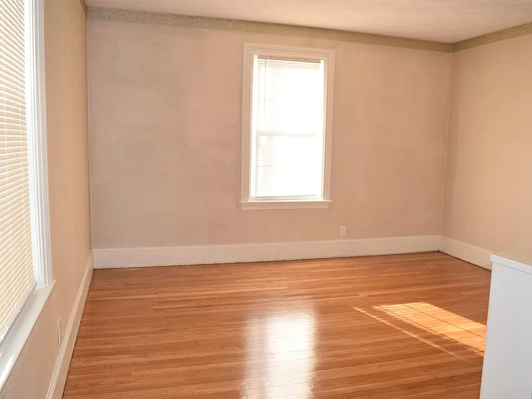 53 Oakland St #2 — Photo 5