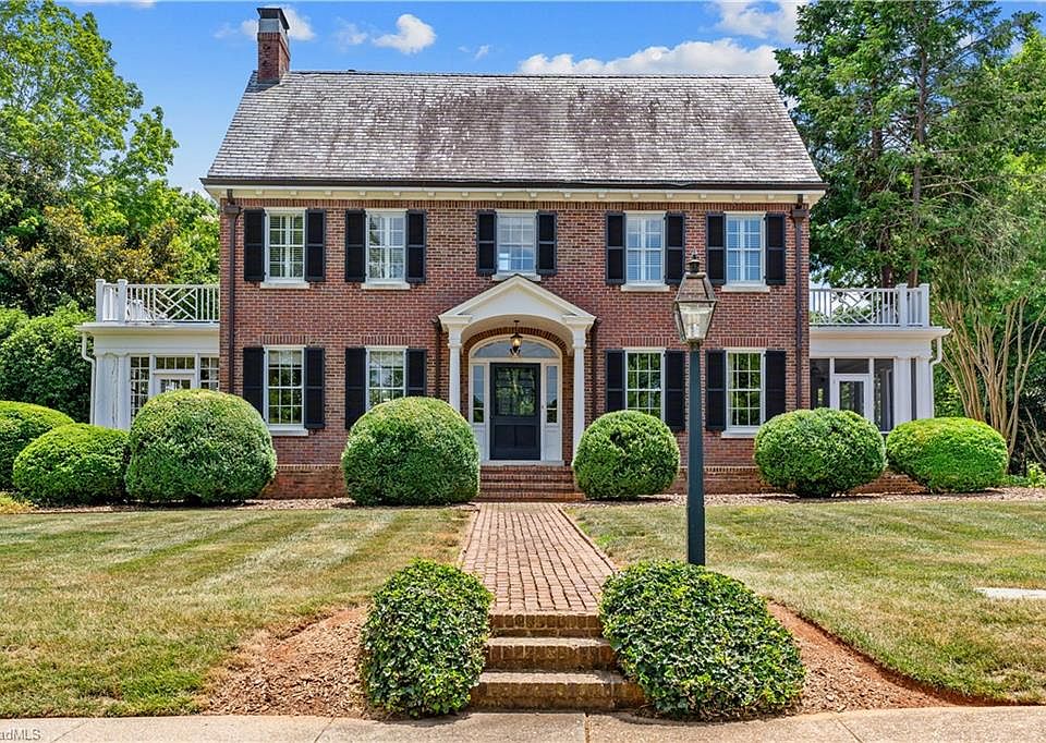 1st image of 203 Wentworth Dr