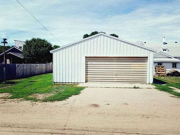 Huge 2-stall garage. Brand new garage door this winter (this is an old photo--will update soon).