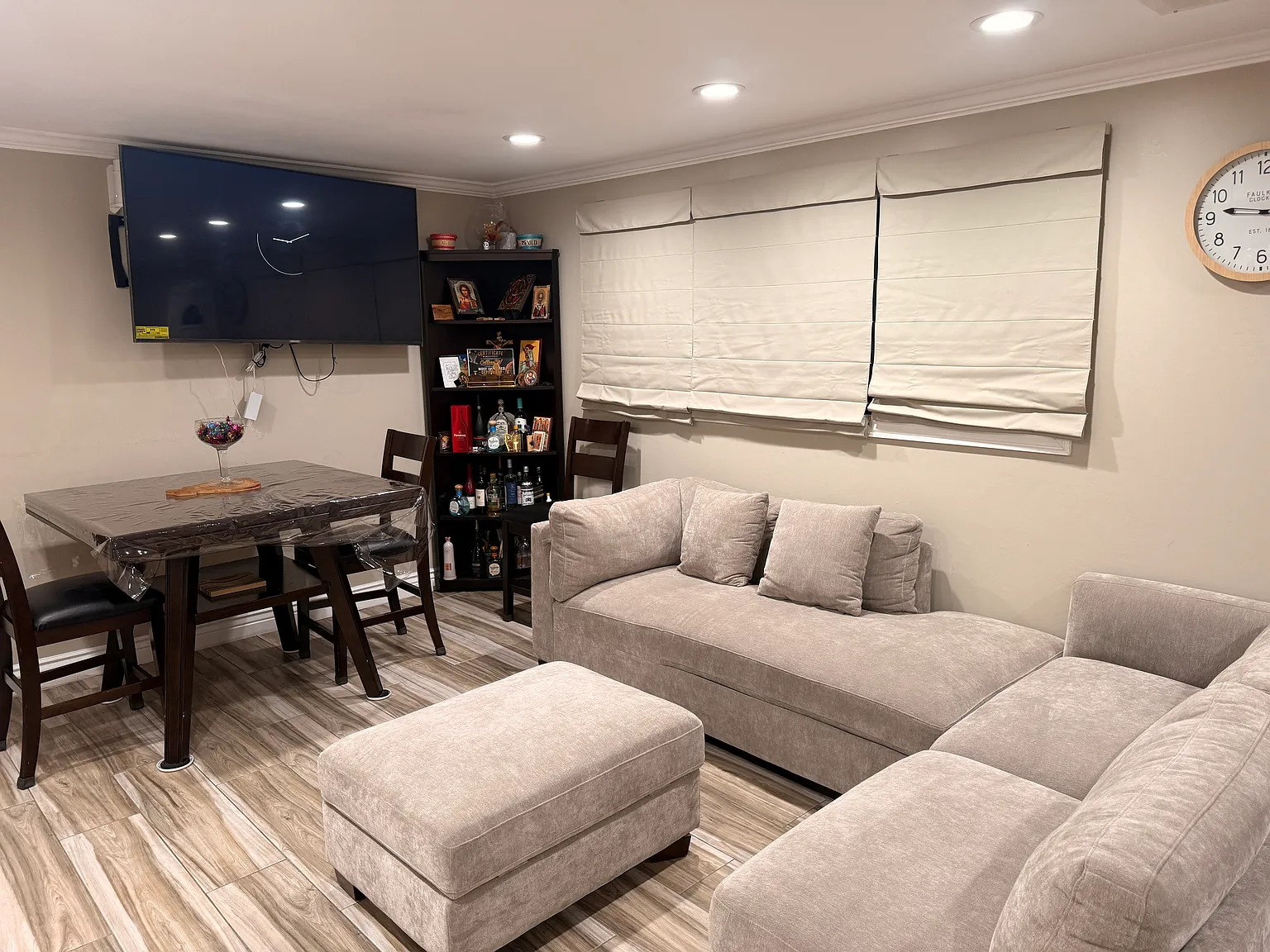 3 bed, 1160 sqft, $5,995 — Photo 3