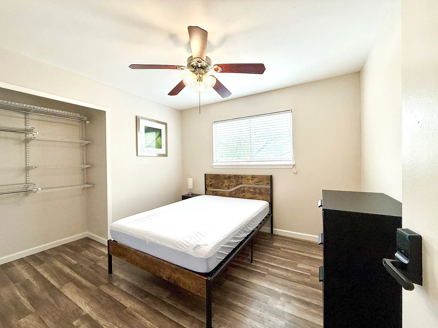 4 bed, 2.0 bath, 1539 sqft, $654 — Photo 2
