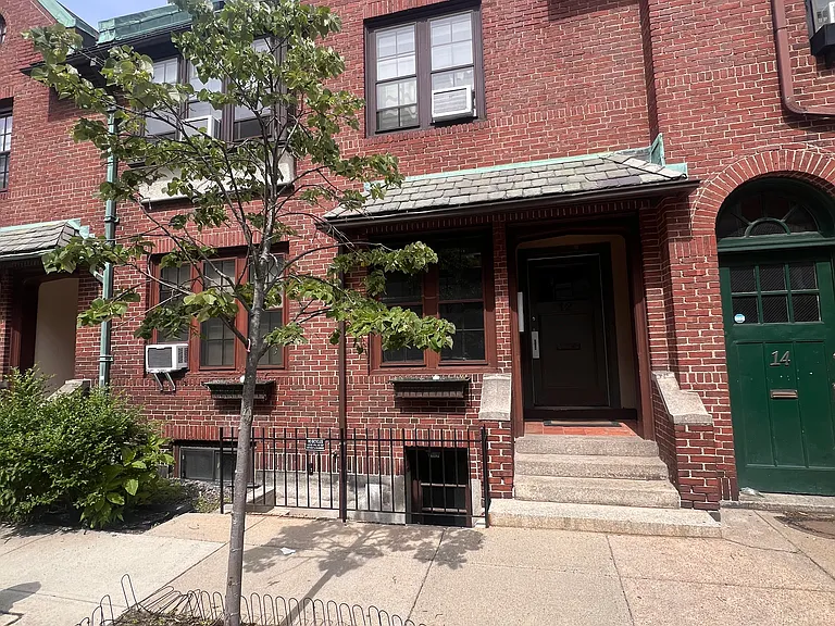 12 Aberdeen St #2 — Photo 6