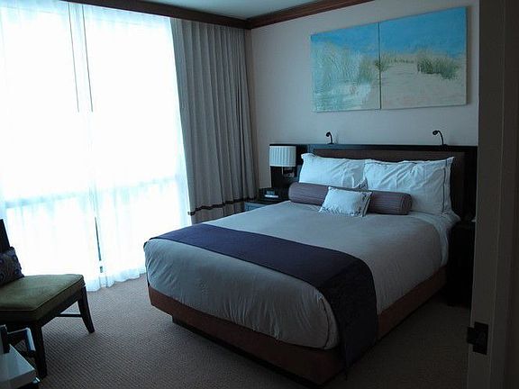 5th image of 6801 Collins Ave #C1006
