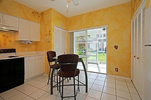 5th image of 8 Truman Dr