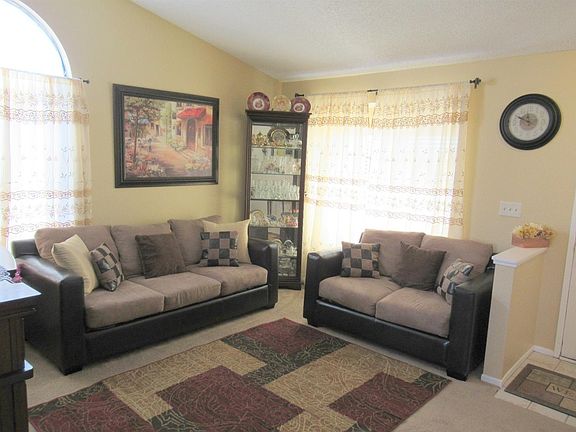 4th image of 13796 Angeles Dr
