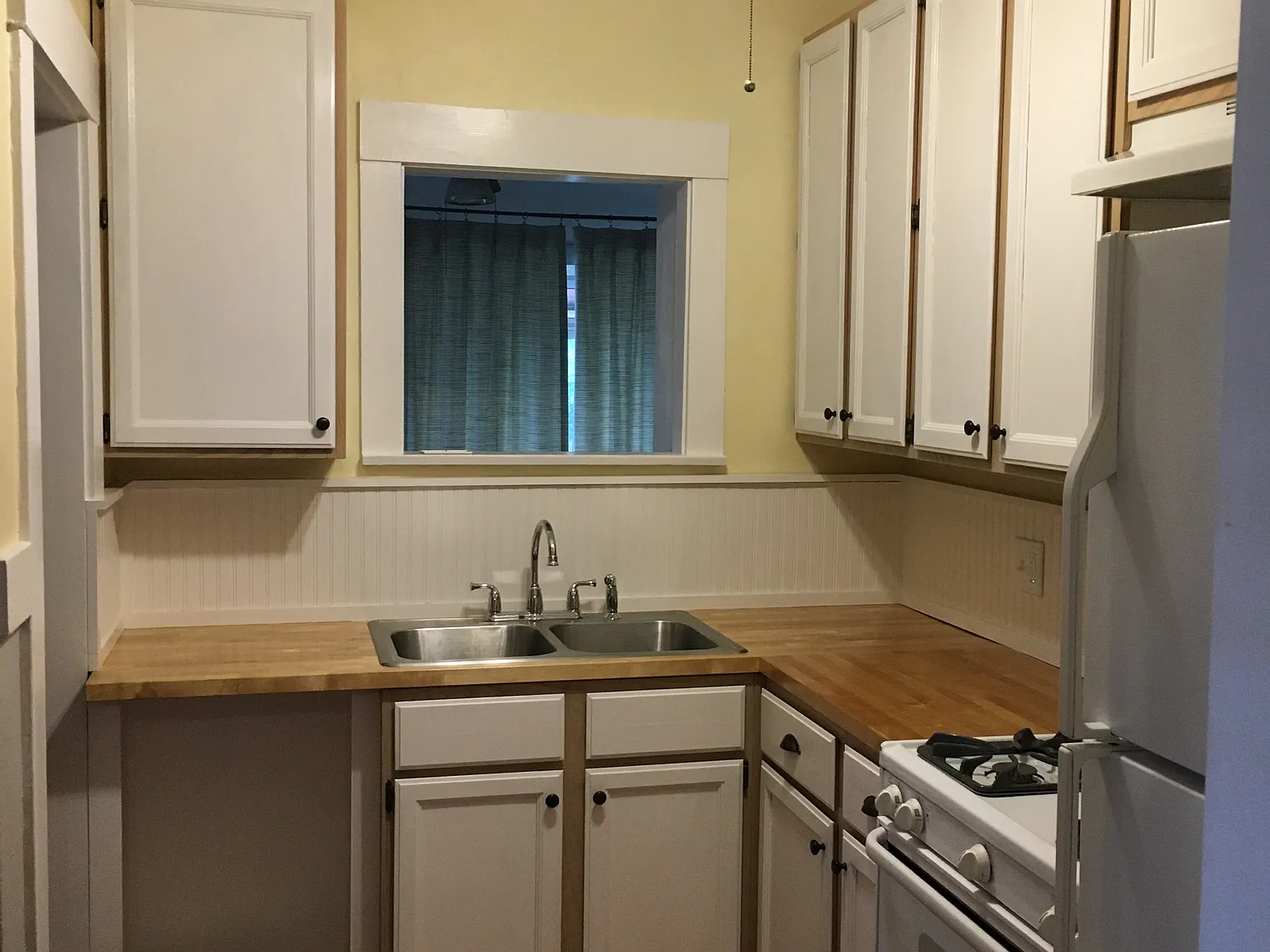3 bed, 1000 sqft, $1,600 — Photo 2