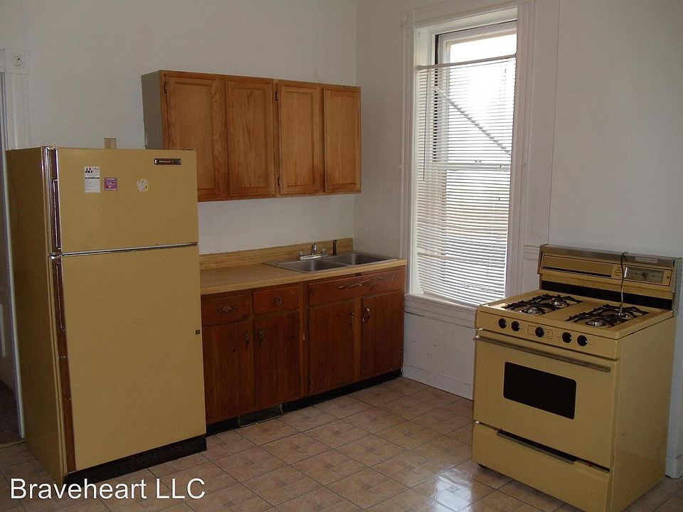 1st image of 3417A Dunnica Ave