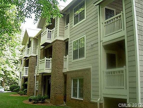 Chalcombe Court balconies and landscaped grounds.