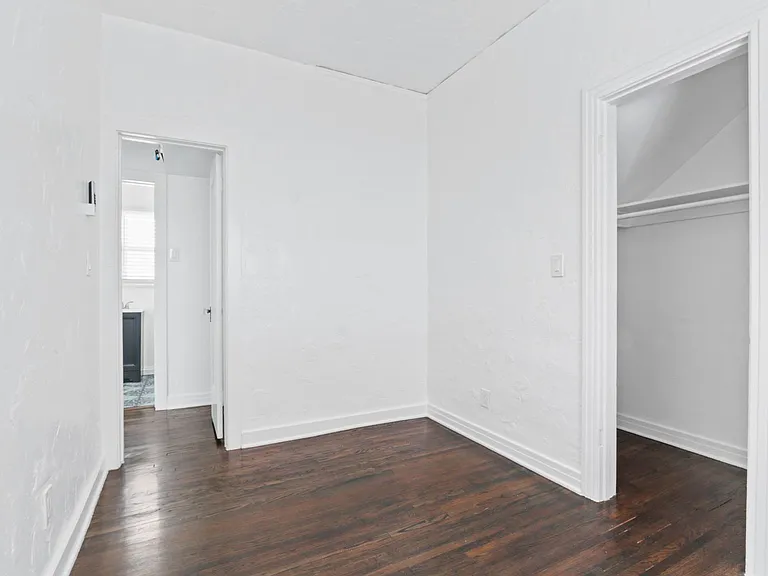 1001 E 5th St — Photo 31