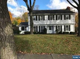 37 Bryden Pl, Ridgewood, NJ 07450