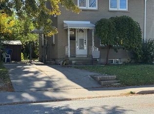 2267 College Ave, Windsor, ON N9B1M7