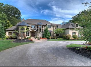 2783 Som Center Rd, Hunting Valley, OH 44022