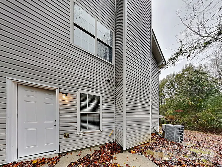6746 Pole Creek Dr — Photo 15