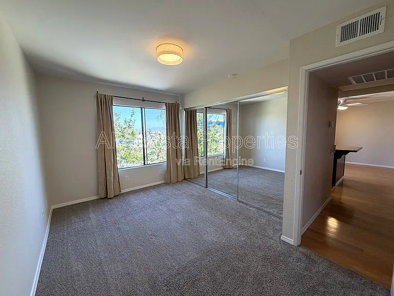 2849 E St #17 — Photo 10