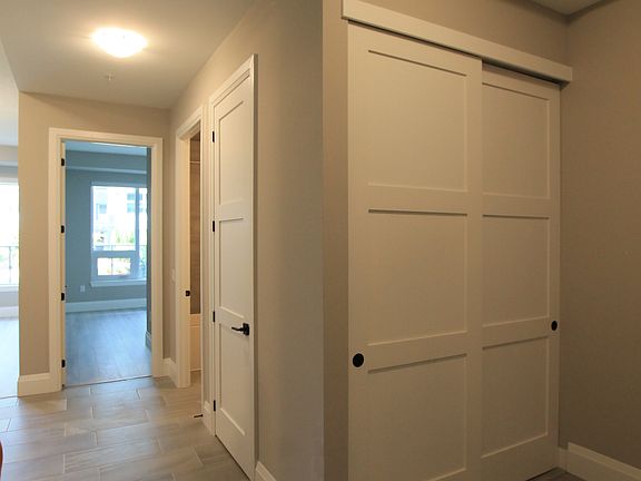 5th image of 209 Arthur St S