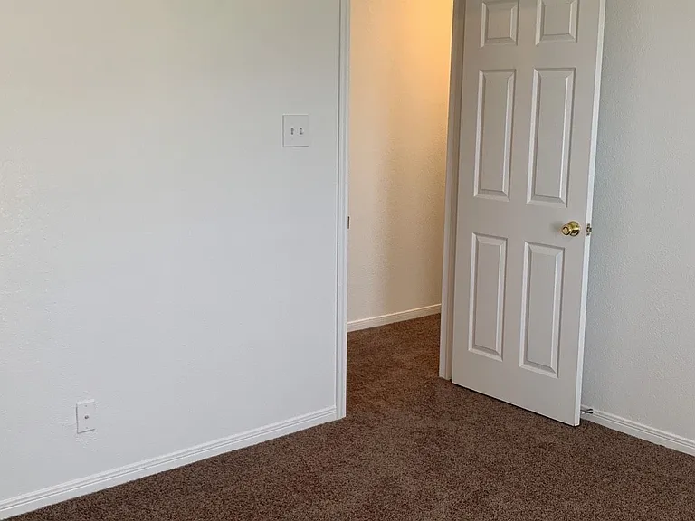 5202 Daybreak Dr — Photo 12