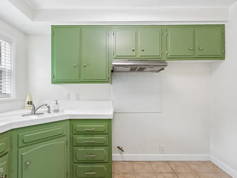 5616 N Gladys Ave — Photo 11