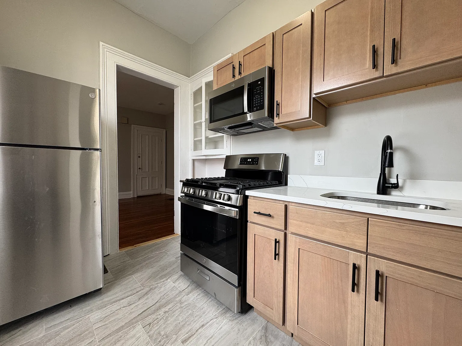 1 bed, 765 sqft, $1,895 — Photo 4