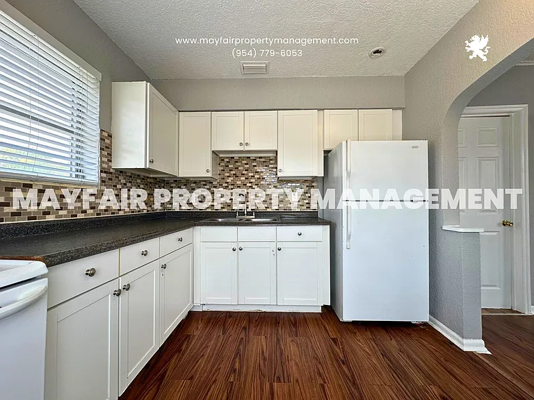 306 2nd Ave S #10 — Photo 3