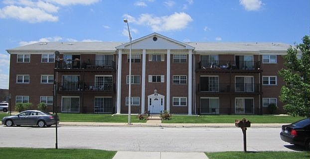 1st image of 6101 W 94th St APT C4