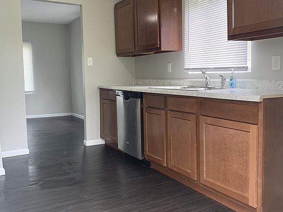 3rd image of 3046 N Tacoma Ave