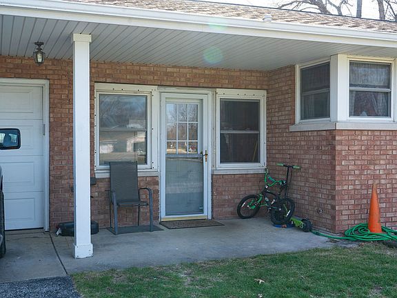 2nd image of 7426 W Lancaster Rd