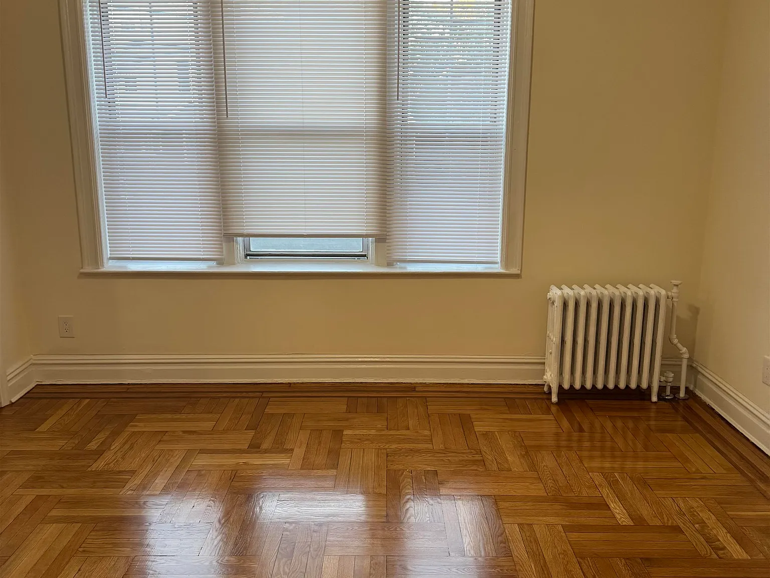 2 bed, 1.0 bath, $2,000 — Photo 2