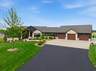 N3029 Lookout Ln, Hortonville, WI 54944