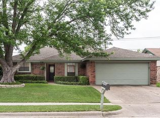 6020 Birchhill Rd, Fort Worth, TX 76148